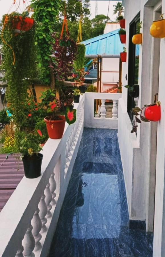 Kochi Raelyn'S Homestay מראה חיצוני תמונה